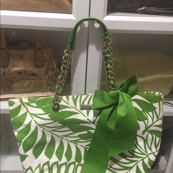 Kate Spade Tote with big bow - Picture 4 of 5